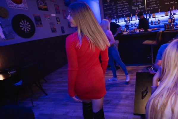 Amalia Davis - Bar Sex