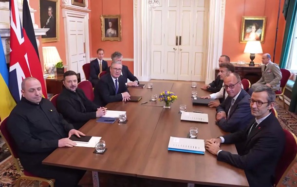 Зеленский рассказал, о чем говорил со Стармером, Макроном и Мерцем