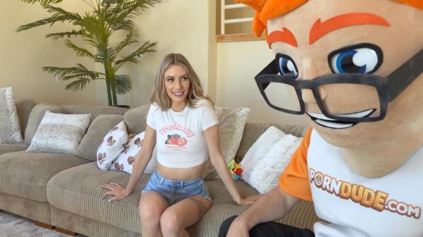 Emily Jade - Babysitter Emily Jade Gets a Sexy Visit from Porn Dude [UltraHD 4K 2160p]