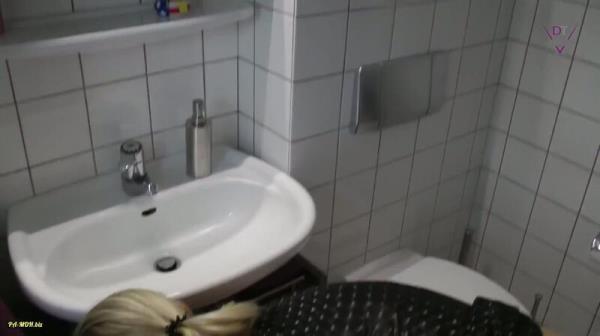 Dirty-Tina - Double pee action [FullHD 1080p]