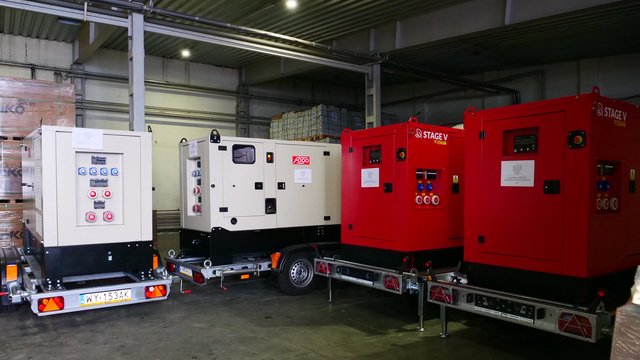 Україна за 5 міс. скоротила імпорт електрогенераторів на третину, акумуляторів збільшила у 3,8 раза