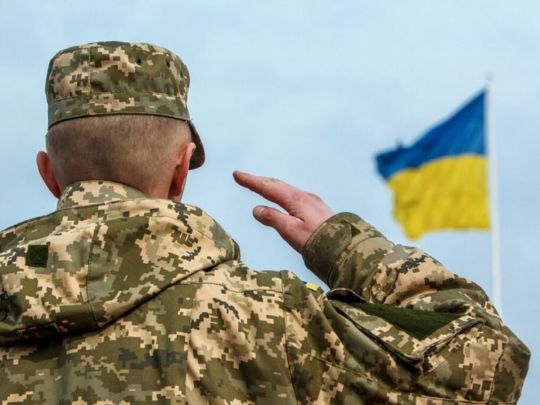 Контракти з чіткими термінами та підвищені виплати: що передбачає анонсована владою реформа армії