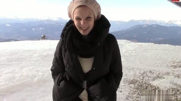 MaryWet - PISSING on the SKI SLOPE [FullHD 1080p]