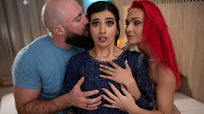 Roxi Keogh, Aaliyah Yasin  Sister, What The Fuck (FakeHostel/FakeHub) FullHD 1080p