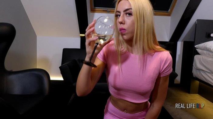 Carolyne Marian - Real Life Porno 58: Carolyne Marian - Rimming, Drinking, Anal and Hard Sex!!! [FullHD 1080p]
