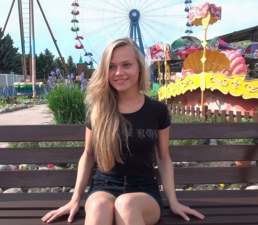 Nestee Shy - Amateur Anal In The Middle Of Amusement Park [HD 720p] - Amateurporn