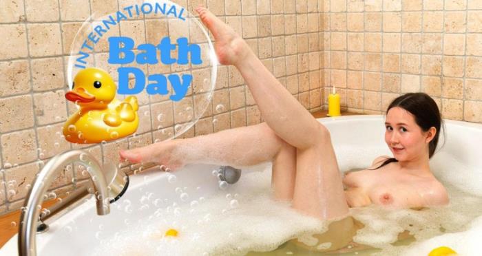 Lesly Nilson (aka Chloe Vale) - International Bath Day 2026 [UltraHD 4K 2160p]