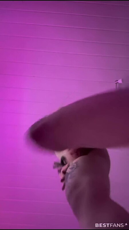 kimsecret69 - Looking at both holes while I finger her [FullHD 1080p]