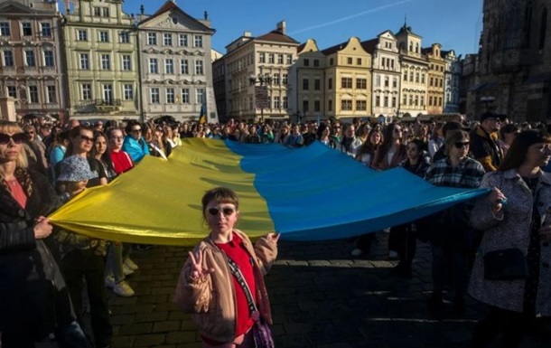 Украинцы за границей: где помогают уполномоченные омбудсмена