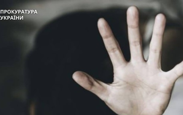 В Винницкой области мужчина насиловал и снимал на телефон 14-летнюю девочку