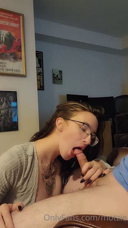 Motzie Sucks And Jerks Cock (Onlyfans) SD 1080p