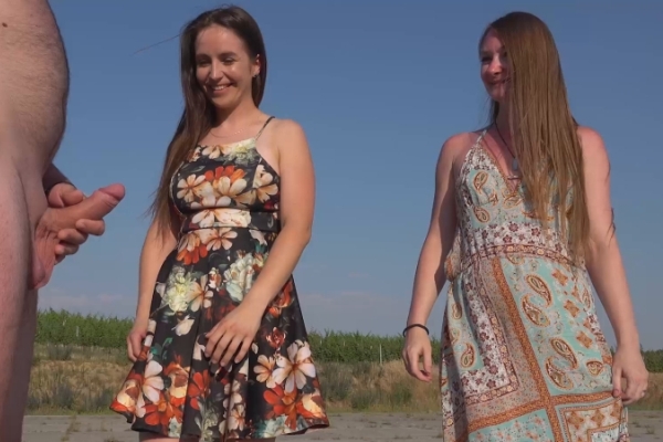 Lenna Ross & Kiwii Sweet - Public cumming