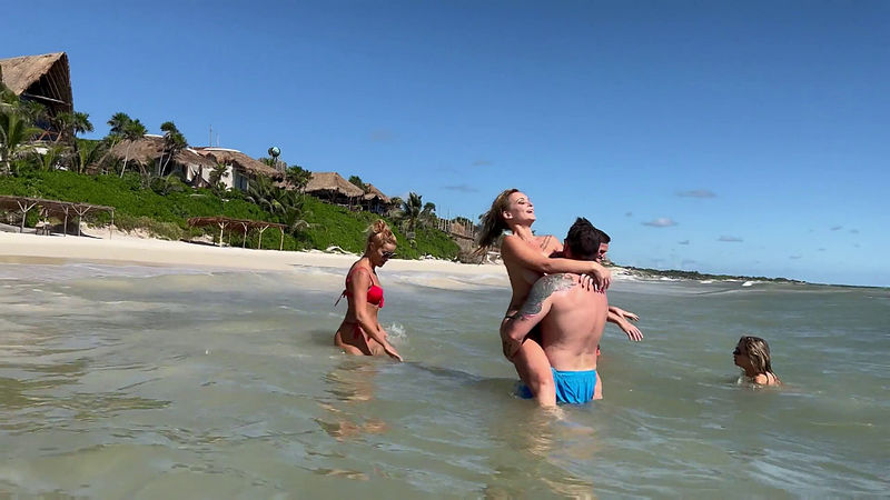 Rebecca Volpetti  Sex Friends Mexico (DorcelVision.com/Sex Friends) FullHD 1080p