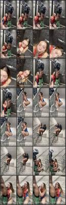 Izzy Swallows Gives a Blowjob As Spidergirl[Onlyfans][SD 1440p] (2026)